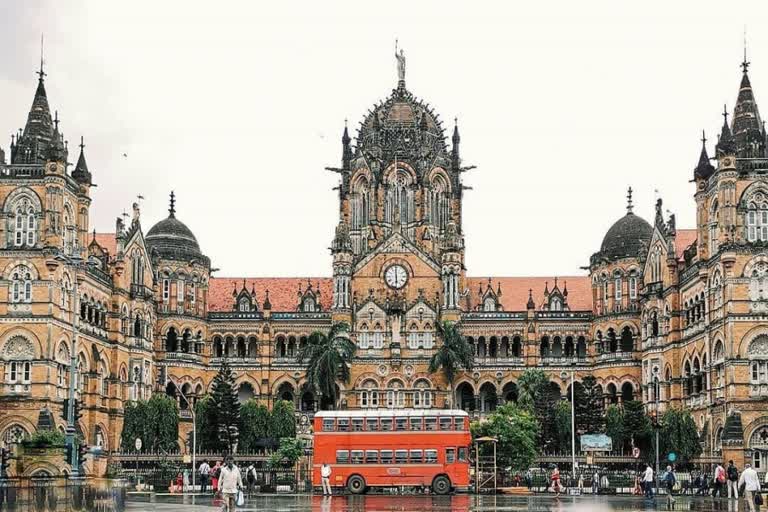 Central Railway  western style  Chhatrapati Shivaji Maharaj Terminus  Chhatrapati Shivaji  CSMT  Mumbai  hygiene  ശുചിത്വം  പൊതുശുചിമുറി  ശുചിമുറി  ടോയ്‌ലറ്റുകളിൽ  ഓട്ടോമാറ്റിക് സീറ്റ് കവർ അപ്പ്  സെന്‍ട്രല്‍ റെയില്‍വേ  മുംബൈ  ഛത്രപതി ശിവജി മഹാരാജ് ടെർമിനസില്‍  യൂറോപ്പ്യന്‍ ടോയ്‌ലറ്റുകള്‍  സീറ്റ് കവര്‍  ക്രമീകരണം  യാത്ര