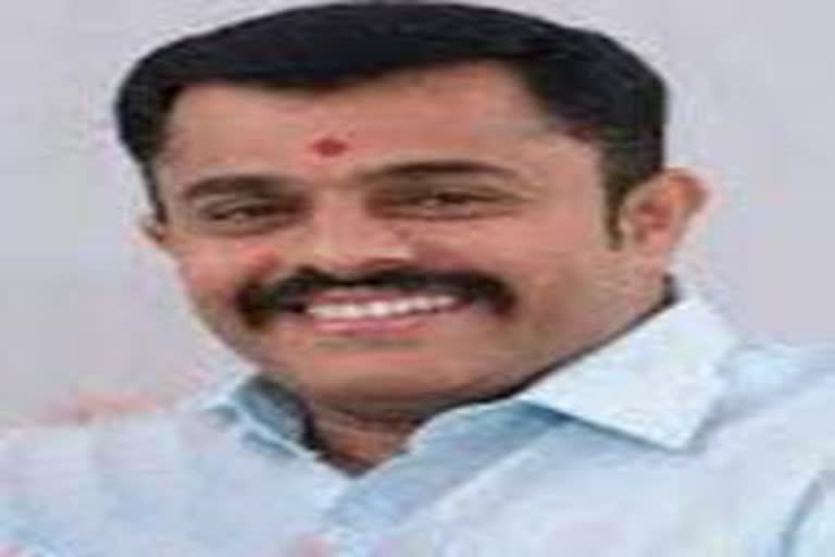 MLA Tumakuru Rural-DC Gowrishankar, Hirehalli Mahesh, Bommanahalli Babu accused of attempted murder of former MLA Suresh Gowda