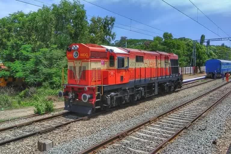 thieves-stolen-train-engine-parts-in-barauni-bihar