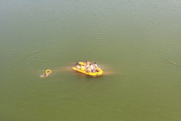 young man suicide by jumping into the river