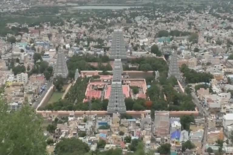 அண்ணாமலையார் கோயிலுக்கு பக்தர்கள் திருக்குடை காணிக்கை