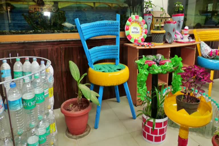 karwar-municipality-made-decorative-items-from-garbage