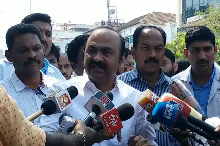 opposition party leader VD Satheeshan  VD Satheeshan on Vizhinjam protest clash  Vizhinjam protest clash  Vizhinjam protest  VD Satheeshan  വി ഡി സതീശൻ  പ്രതിപക്ഷ നേതാവ് വി ഡി സതീശൻ  വിഴിഞ്ഞം  വിഴിഞ്ഞം സമരം  മുഖ്യമന്ത്രി  അദാനി  സി പി എം