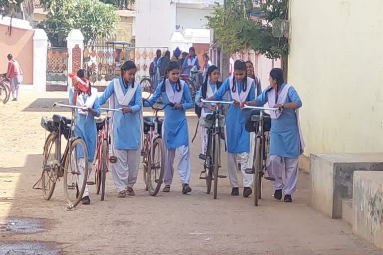 students not getting benefit of Saraswati Cycle Yojana