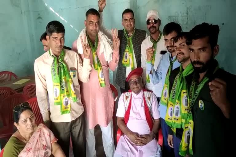 Devi Singh Bhati seen with RLP workers