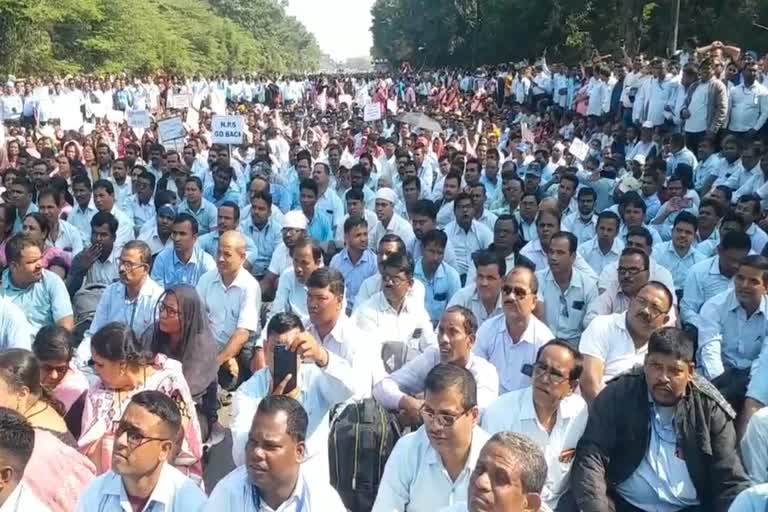 Teachers Agitation: ଶିକ୍ଷକ ଓ ସରକାରଙ୍କ ମଧ୍ୟରେ ଆଲୋଚନା ବିଫଳ, ଆନ୍ଦୋଳନ ଜାରି ରହିବ