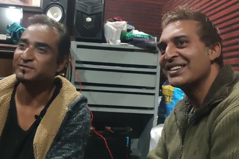 Kashmiri singers open institute to keep traditional music alive