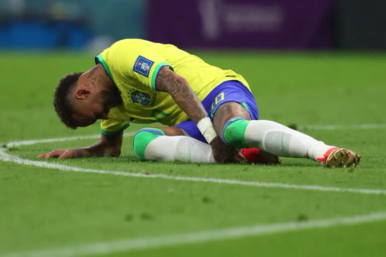 Neymar gets treatment at hotel as Brazil wins at World Cup