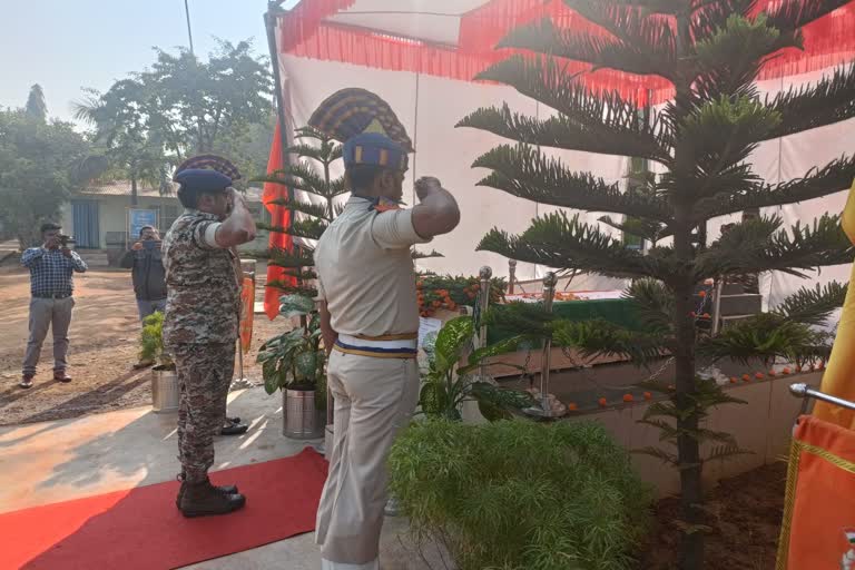 Jagdalpur God Of Onner  Tribute paid to martyr jawan in Jagdalpur  martyr jawan in Jagdalpur CRPF camp  tribute paid to the Malayali martyr jawan  Malayali martyr Jawan Muhammed Hakkim Sulaiman  martyr Jawan Muhammed Hakkim Sulaiman  വീരമൃത്യു വരിച്ച മലയാളി ജവാന് അന്ത്യാഞ്ജലി  പാലക്കാട് ധോണി സ്വദേശി മുഹമ്മദ് ഹക്കീം സുലൈമാന്‍  202 കോബ്ര യൂണിറ്റിലെ ഹവില്‍ദാര്‍  മുഹമ്മദ് ഹക്കീം സുലൈമാന്‍  സിആർപിഎഫ്