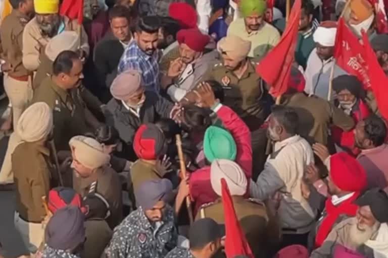 Police lathi charged farm laborers in Sangrur