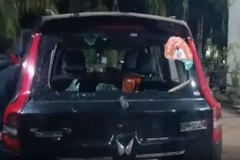 BJP Vansda seat candidate Piyush Patel car attacked head hurt due to broken glassEtv Bharat
