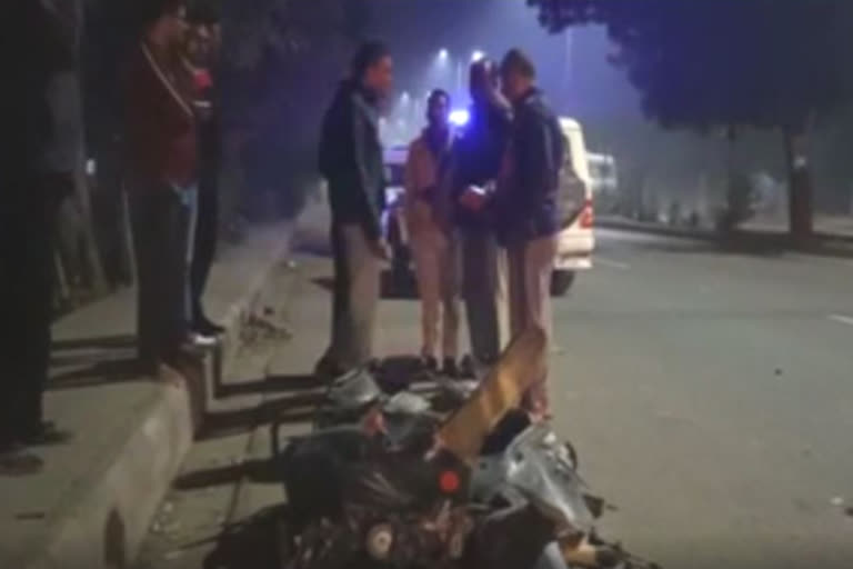 accident in Rewari scooty rider died due to car crash
