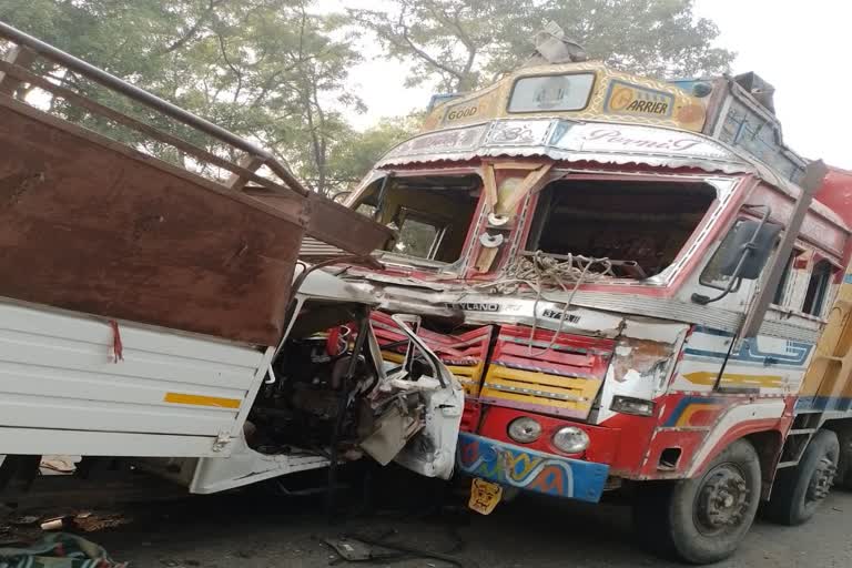 truck and pickup collision