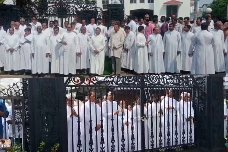 Ernakulam St Mary s Cathedral issue  Priests of Angamaly Archdiocese in protest  Angamaly Archdiocese  Priests of Angamaly Archdiocese  സെന്‍റ് മേരീസ് കത്തീഡ്രൽ തുറന്ന് നൽകണം  അങ്കമാലി അതിരൂപതയിലെ വൈദികര്‍  എറണാകുളം സെന്‍റ് മേരീസ് ബസിലിക്ക  ആൻഡ്രൂസ് താഴത്ത്  അഡ്‌മിനിസ്ട്രേറ്റർ ആൻഡ്രൂസ് താഴത്ത്  അങ്കമാലി അതിരൂപത