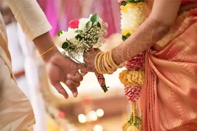 Muslim girls converted to Hindu  Muslim girls  girls converted to Hindu to marry Hindu youths  Bareilly  Muslim girls converted Hindu to marry Hindu youths  காதலுக்காக மதம் மாரிய முஸ்லீம் பெண்கள்  மதம் மாரிய முஸ்லீம் பெண்கள்  முஸ்லீம் பெண்கள்  எங்கேயும் காதல்  காதல்  காதலுக்காக இந்து மதத்திற்கு மாரிய முஸ்லீம் பெண்கள்  இந்து மதத்திற்கு மாரிய முஸ்லீம் பெண்கள்  உத்தர பிரதேசம்  பரேலி  லவ் ஜிகாத்