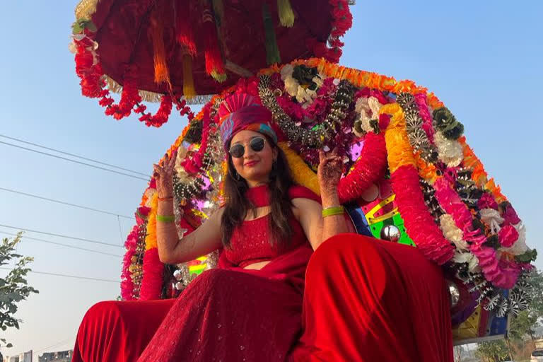 UP bride takes a buggy ride to pick up groom for wedding