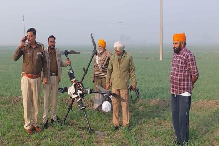 Etv BharatTarnTaran Police in a joint search operation with BSF have recovered a Hexacopter drone containing heroin weighing 5Kgs