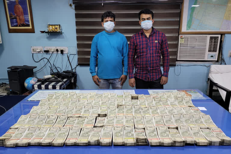 kolkata-police-recovered-50-lakh-rupees-in-cash-posta-area