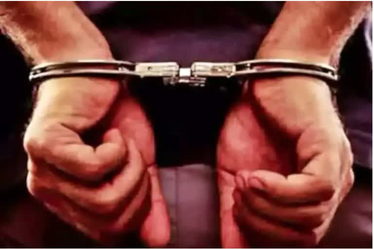 DELIVERY BOY ARRESTED FOR MOLESTING WOMAN IN MUMBAI