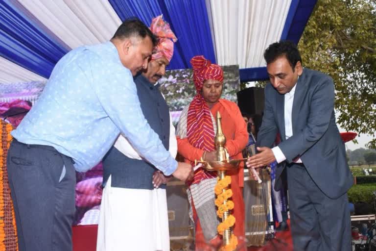 Union Minister for Social Justice and Empowerment Dr. Virendra Kumar inaugurated the 'Divya Kala Mela 2022'