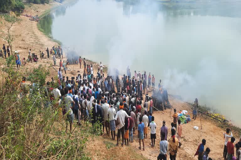 Funeral of villagers in Malgaon