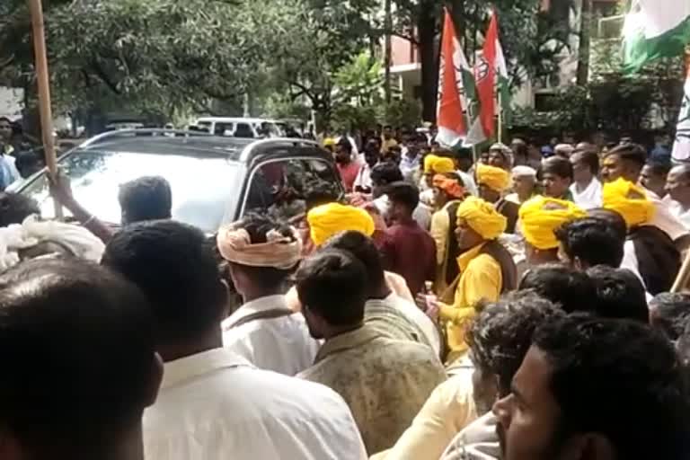 Ticket aspirants in front of Siddaramaiah residence