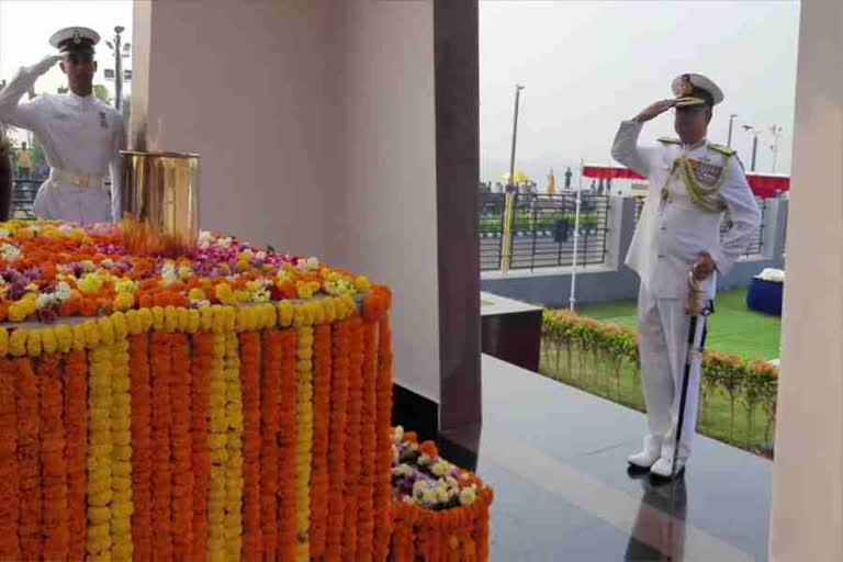 Tributes to Naval Martyrs