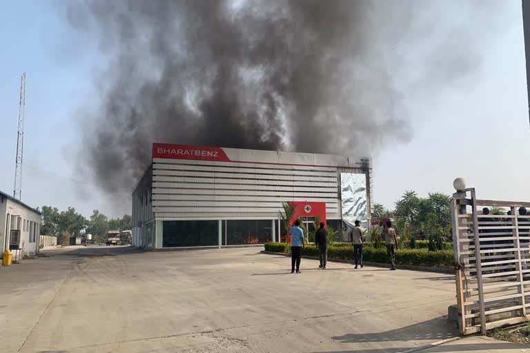 fire in bharat benz showroom