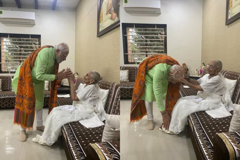 pm-modi-meets-his-mother-heeraben-in-gandhinagar