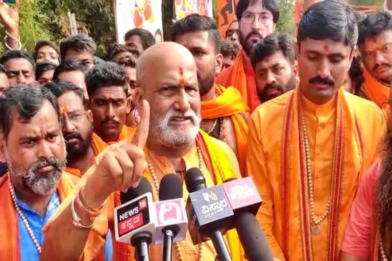 pramod muthalik slams bjp