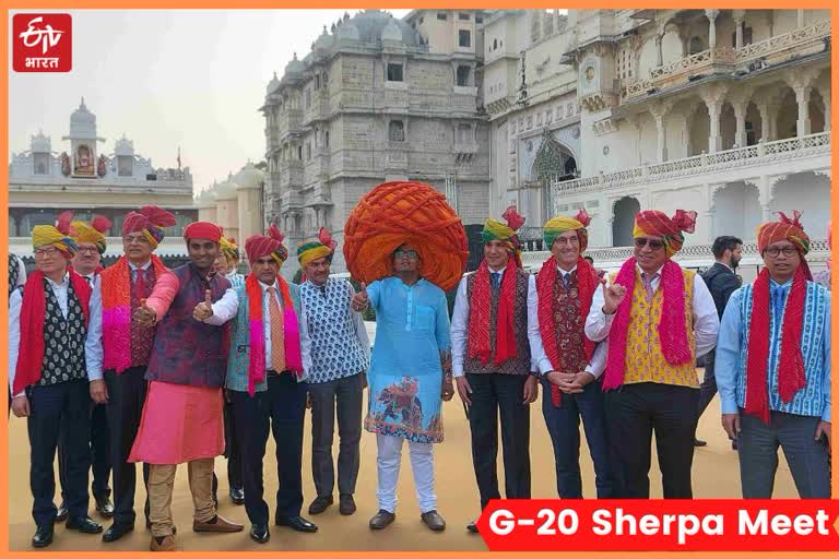 राजस्थानी साफे में दिखे 29 देशों के शेरपा