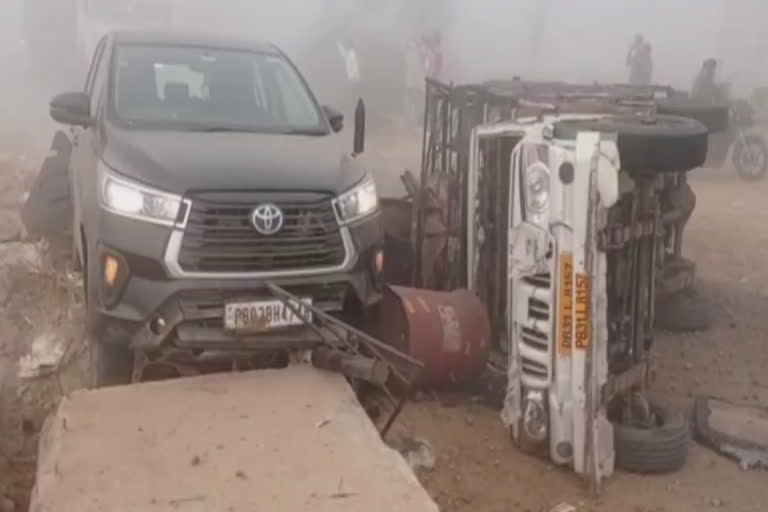 Road accident due to fog on Bathinda Chandigarh highway at Barnala