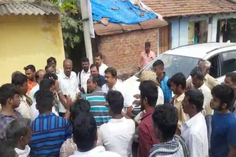 The villagers stopped the MLA car and quarrel with him