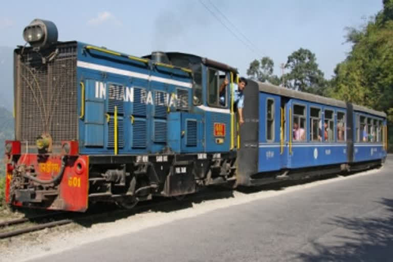 Rail blockade disrupts train movement in north Bengal