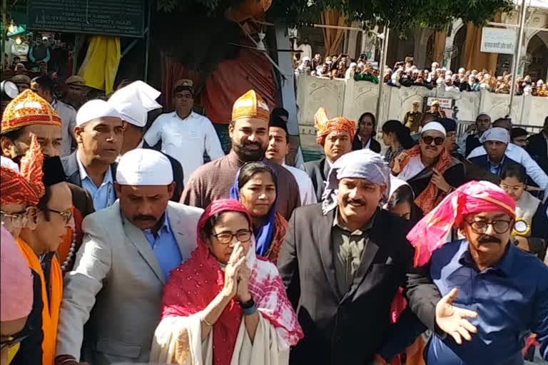 Mamata Banerjee visits Ajmer dargah and Pushkar temple