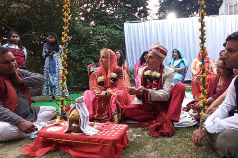 Italian couple remarried in Agra in their 40th anniversary