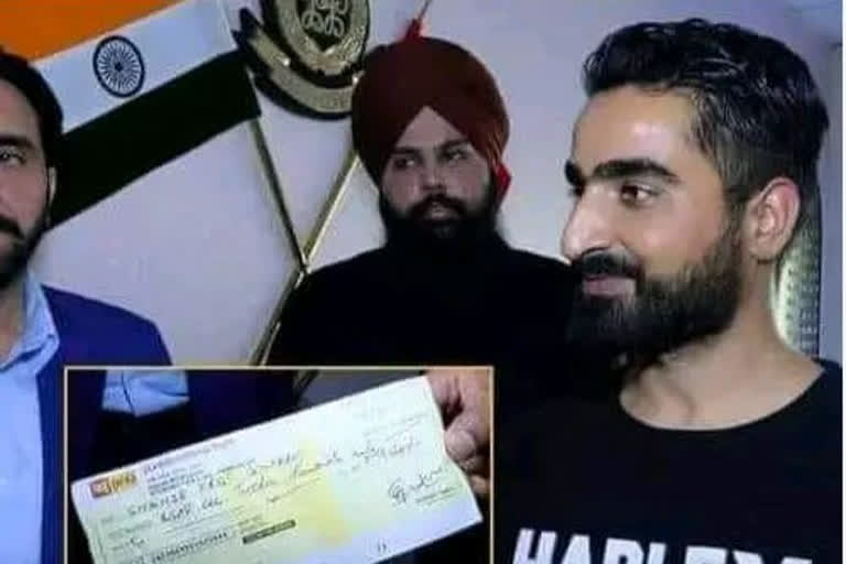 Two Punjab residents give Rs 9.12 lakh to Kashmiri man after apple cartons from his truck stolen