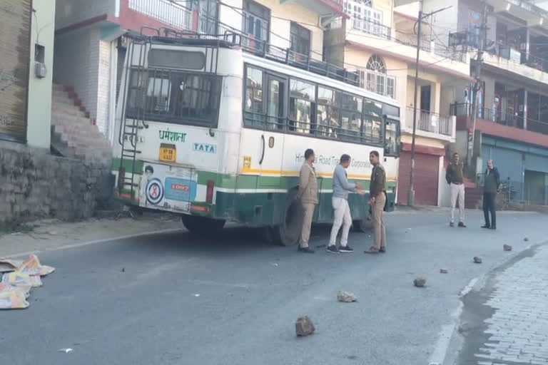 mandi bus accident