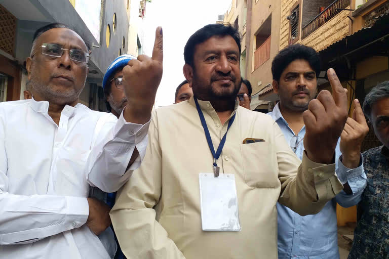 گجرات اسمبلی انتخابات میں مسلم امیدواروں کی قسمت کا فیصلہ کل