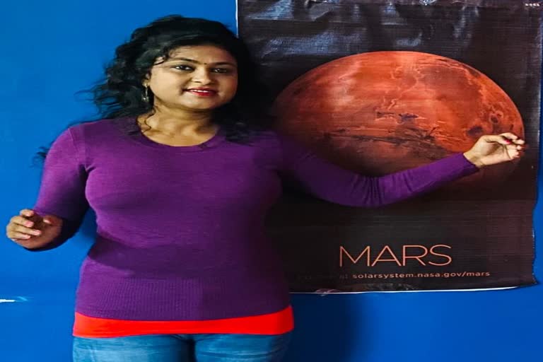 Mars will shine brightest . Astronomical event on december 8 . Earth mars and sun in a row . Mars at opposition