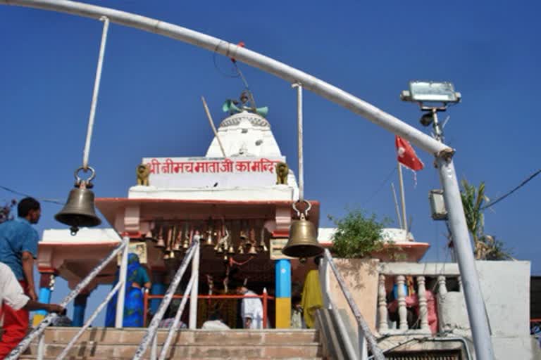 Loot in Temple in Udaipur