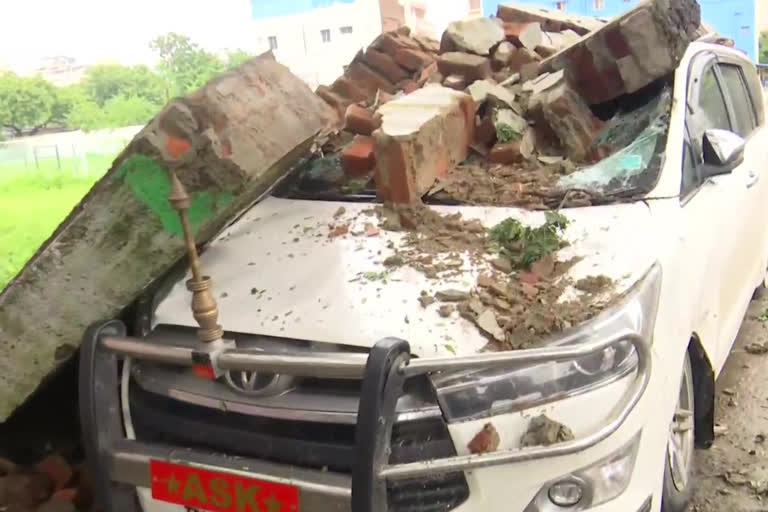 Cyclonic storm Mandous crosses coast in TN