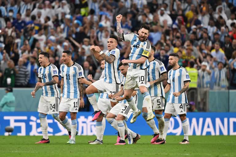 FIFA World Cup Argentina defeated Netherlands  Argentina defeated Netherlands  Argentina vs Netherlands  അർജന്‍റീന vs നെതര്‍ലൻഡ്‌സ്  lionel messi  emiliano martines  എമിലിയാനോ മാർട്ടിനസ്  ലയണൽ മെസി  FIFA World Cup  FIFA World Cup 2022  qatar world cup  brazil eliminatedd  argentina qualified  അർജന്‍റീന  വിർജിൽ വാൻ ഡിജിക്