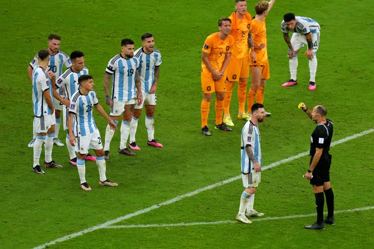 Netherlands and Argentina  battle of Nuremberg  Argentina vs Netherlands  അന്‍റോണിയോ മാത്യു ലാഹോസാ  Antonio Mateu Lahoz  FIFA must take care of this referee  lionel messi against refree  Argentina beat Netherlands  Emiliano Martinez  yellow cards in world cup