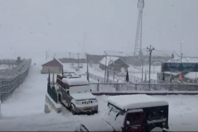 snowfall in kashmir valley