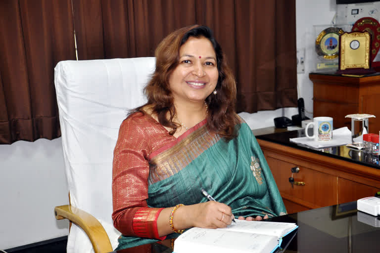 UTTARAKHAND DGP WIFE ALAKNANDA ASHOK