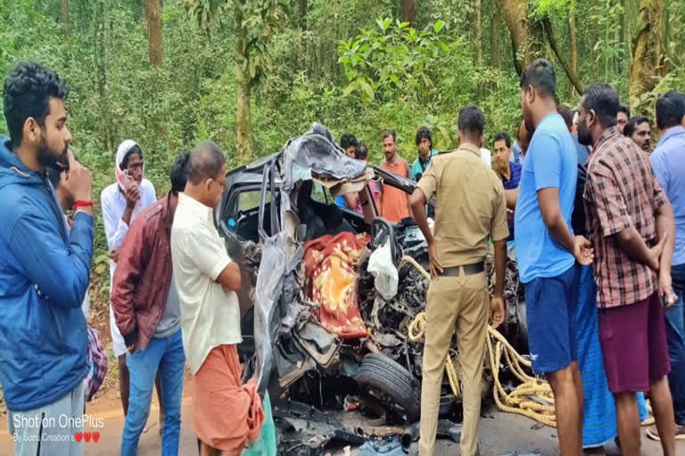 Karnataka: Three including a child from same family die in car-bus collision