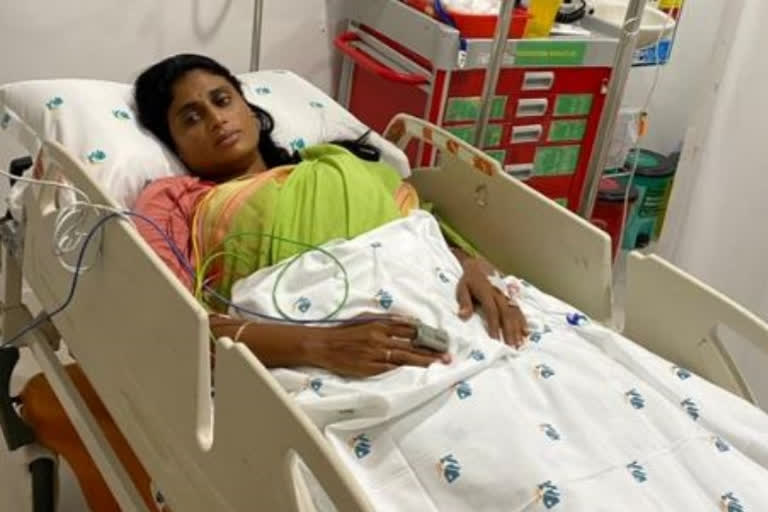 YSRTP Chief YS Sharmila shifted to hospital after second day of fast