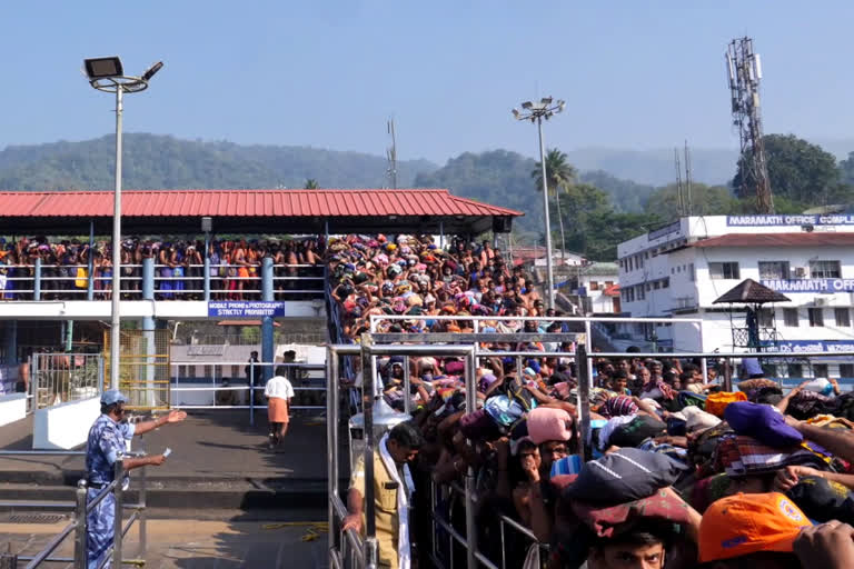 sabarimala  sabarimala Pilgrimage rush  sabarimala Pilgrimage  kerala high court on sabarimala Pilgrimage rush  kerala high court  ശബരിമല  ഹൈക്കോടതി  ദേവസ്വം ബോര്‍ഡ്