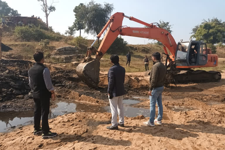 Tubed illegal colliery in Latehar